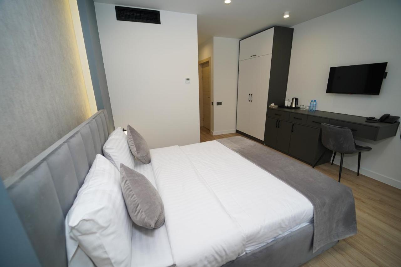 B&M Hotel เยเรวาน ภายนอก รูปภาพ